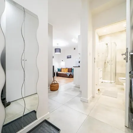 Premium Apartament Podchorazych Варшава